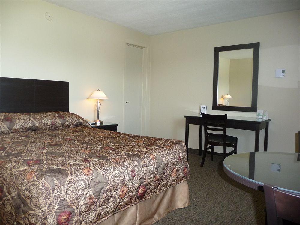 Motel Du Fleuve Brossard Exterior foto